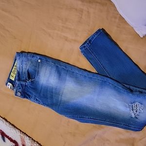 Juniors skinny jeans
